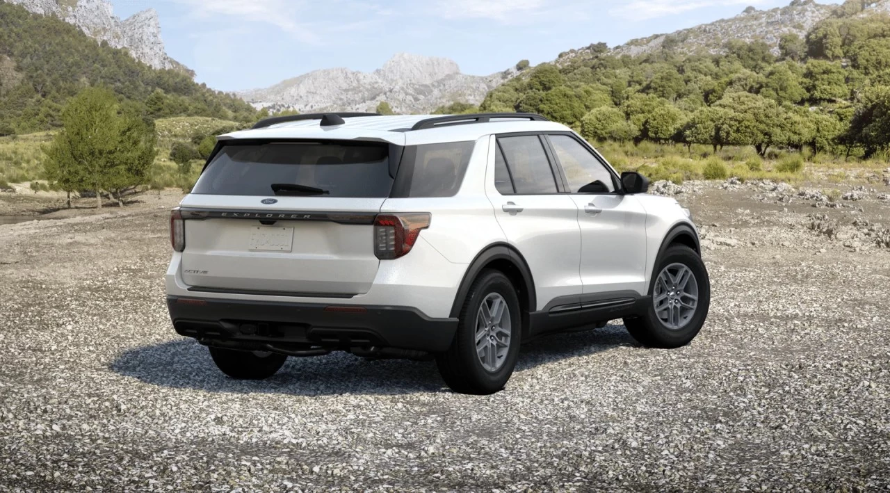 2025 Ford Explorer Active Main Image