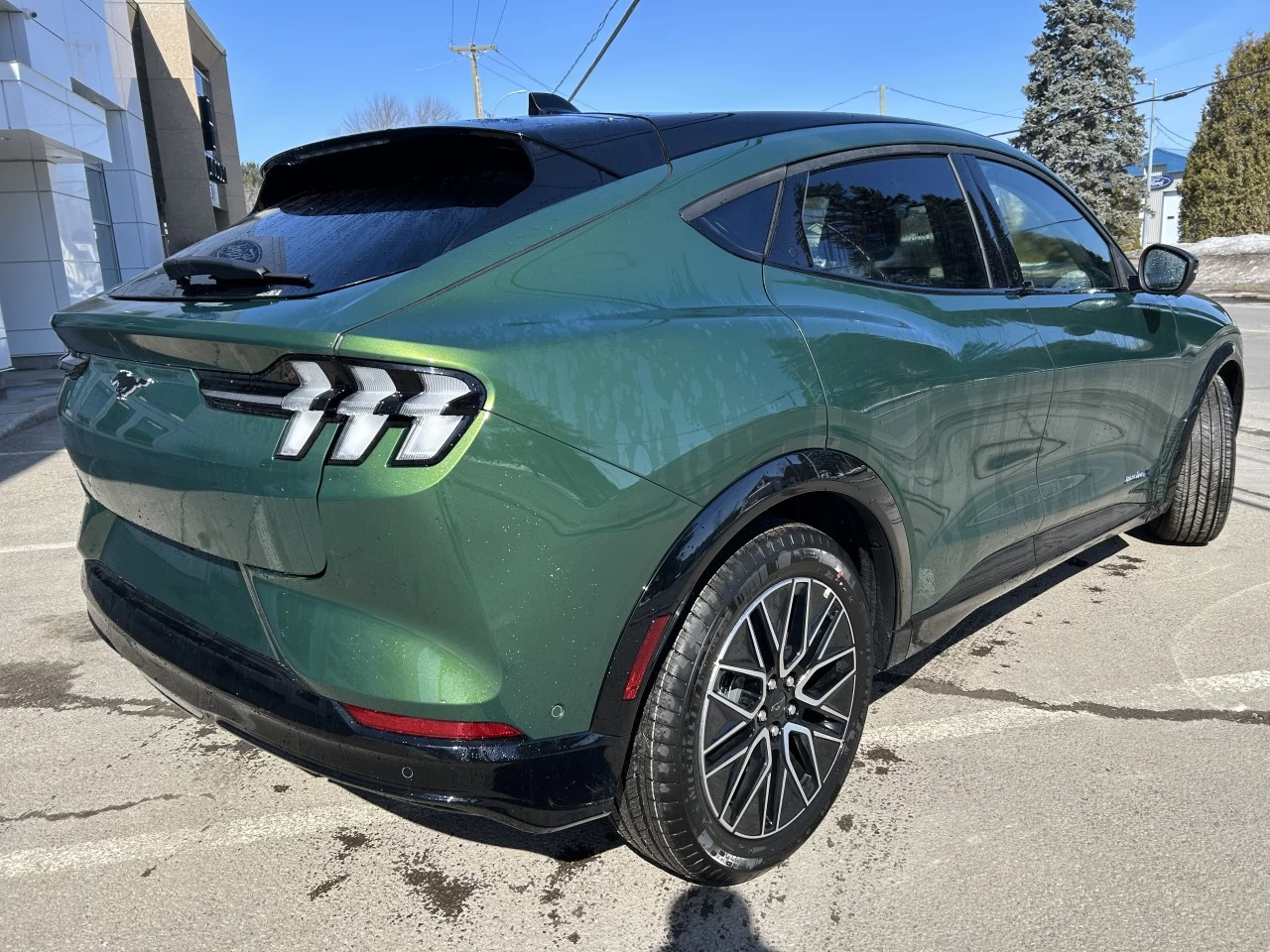 2024 Ford Mustang Mach-E PREMIUM AWD https://www.st-norbertford.com/resize/b990ff35b810a3abc0cc817b2ca24889-1