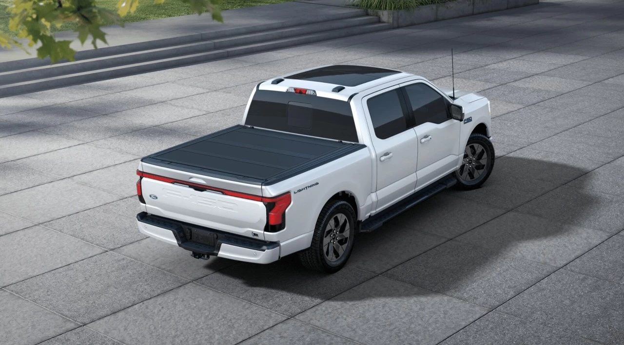 2024 Ford F-150 Lightning Lariat 4x4 https://www.st-norbertford.com/resize/b990ff35b810a3abc0cc817b2ca24889-1