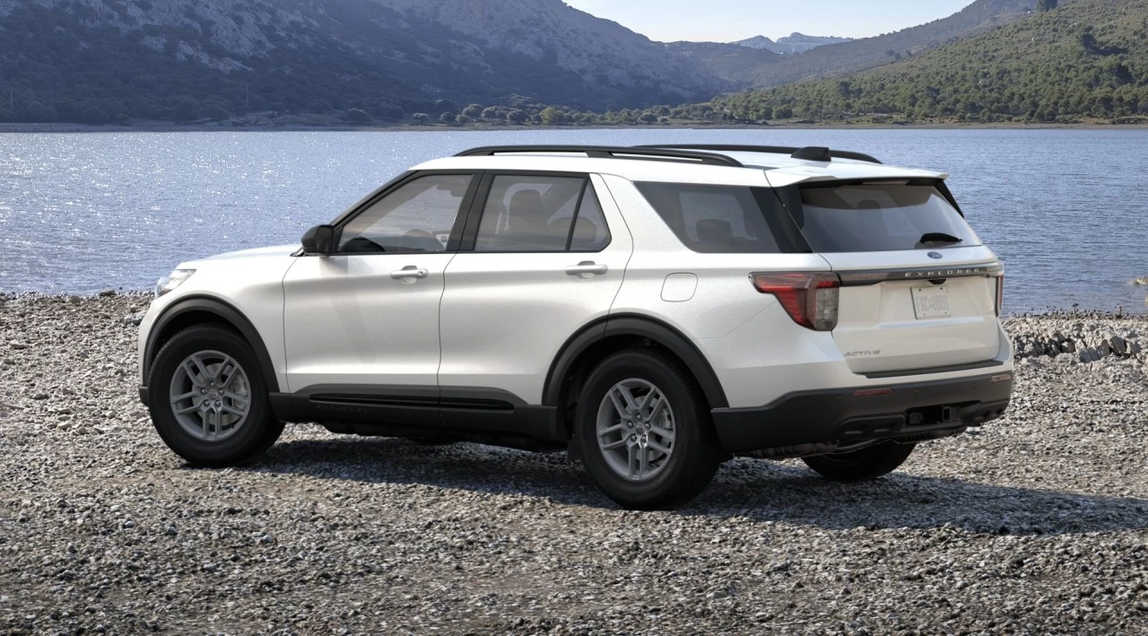 2025 Ford Explorer Active Main Image