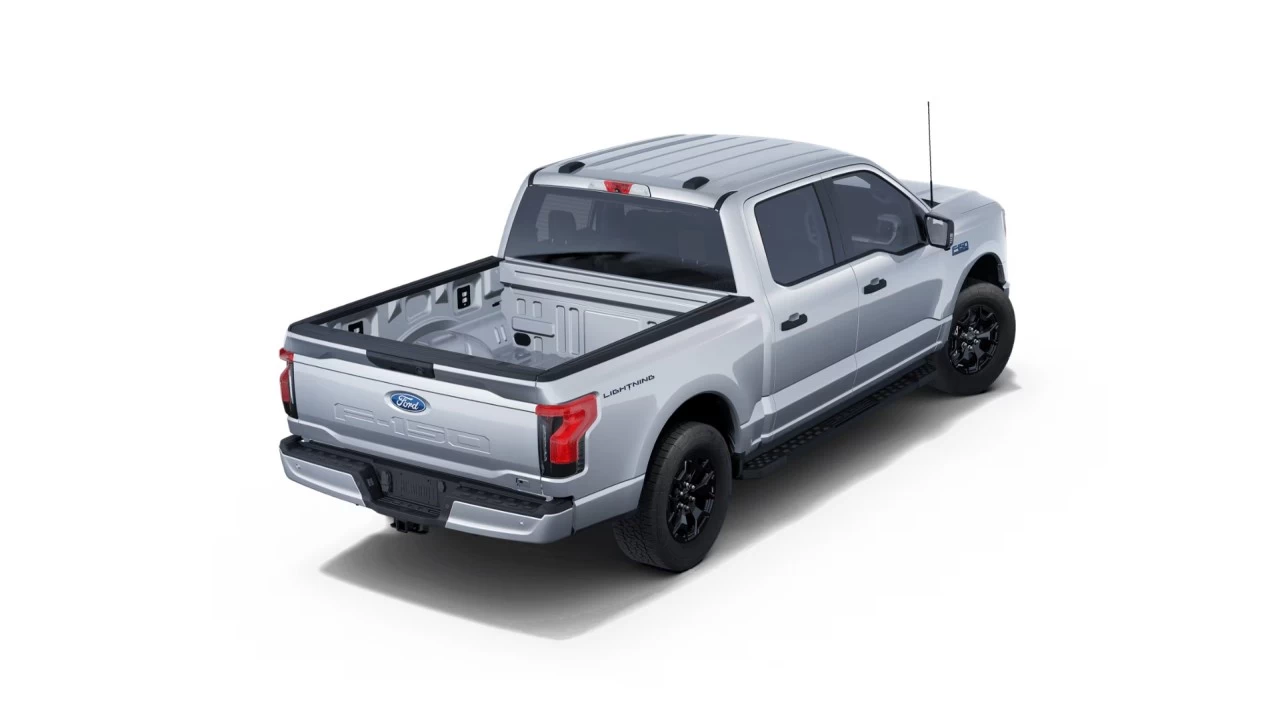 2024 Ford F-150 Lightning XLT 4x4 https://www.st-norbertford.com/resize/b990ff35b810a3abc0cc817b2ca24889-1