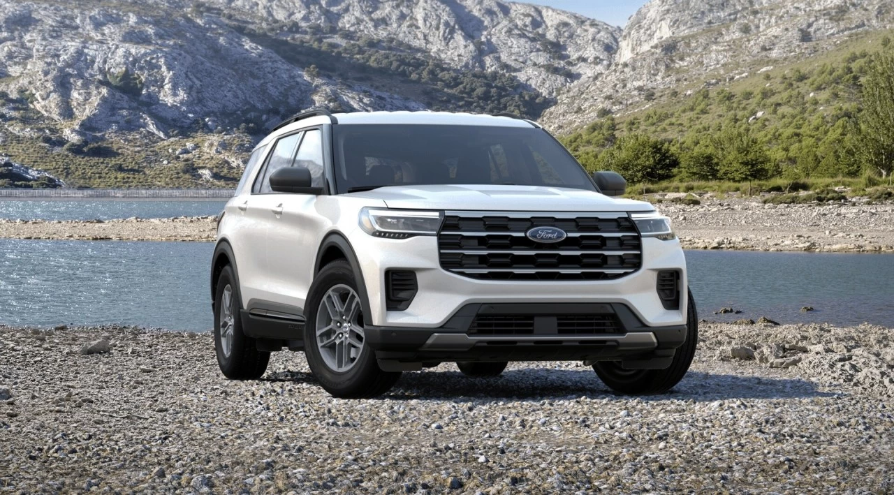 2025 Ford Explorer Active Main Image