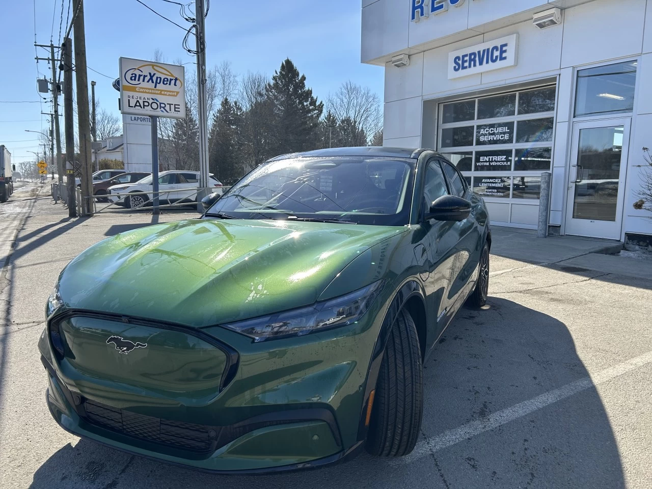 2024 Ford Mustang Mach-E PREMIUM AWD https://www.st-norbertford.com/resize/b990ff35b810a3abc0cc817b2ca24889-1