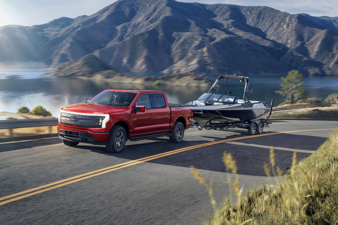 Ford F-150 Lightning camion électrique F-150 Lightning spécifications F-150 Lightning performances F-150 Lightning autonomie F-150 Lightning technologie F-150 Lightning prix F-150 Lightning. Capacité remorquage Ford Lightning. Roulette Ford Lightning.