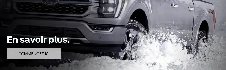 F-150 roulant dans la neige pendant une tempête en hiver