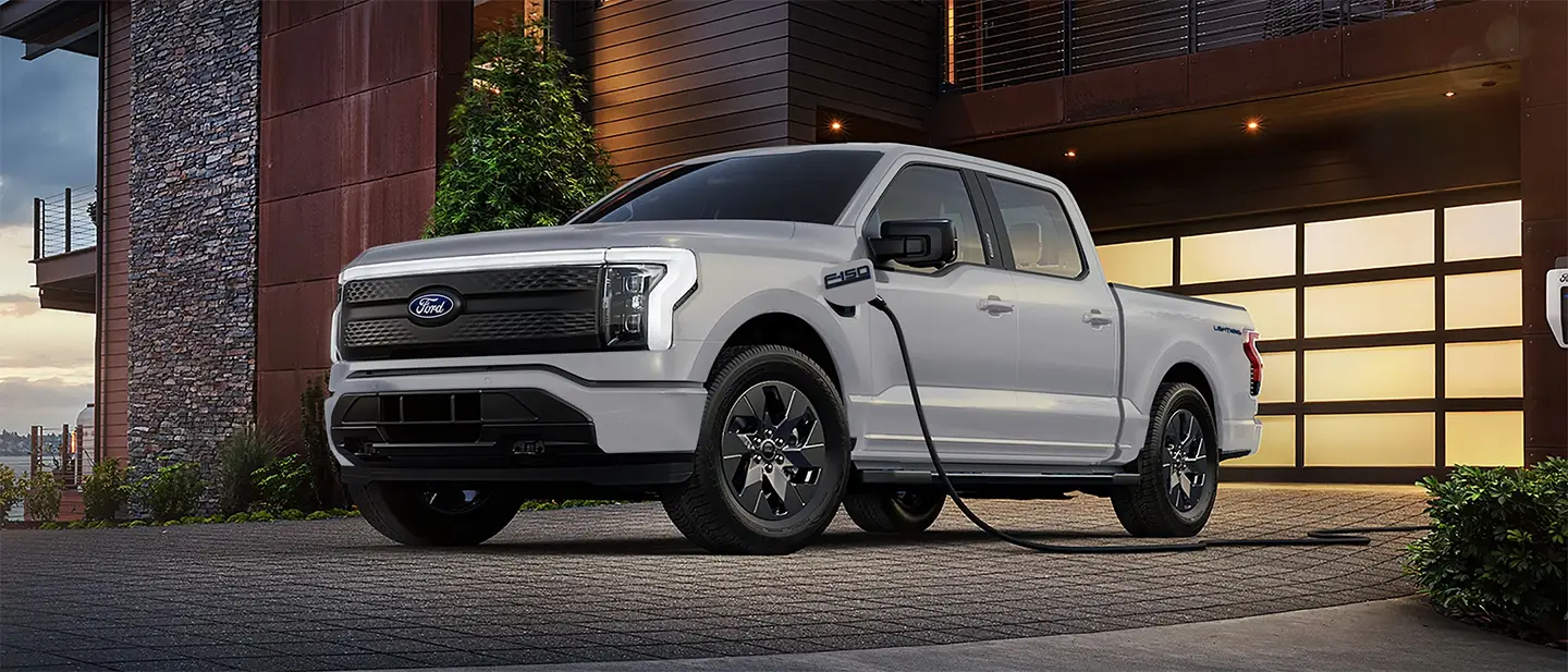 Ford F-150 Lightning en recharge à la maison 