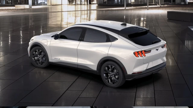 Ford Mustang Mach-E SELECT AWD 2024