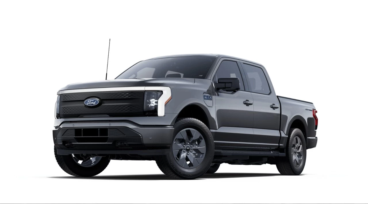 2025 Ford F-150 Lightning FLASH https://www.st-norbertford.com/resize/b990ff35b810a3abc0cc817b2ca24889-1