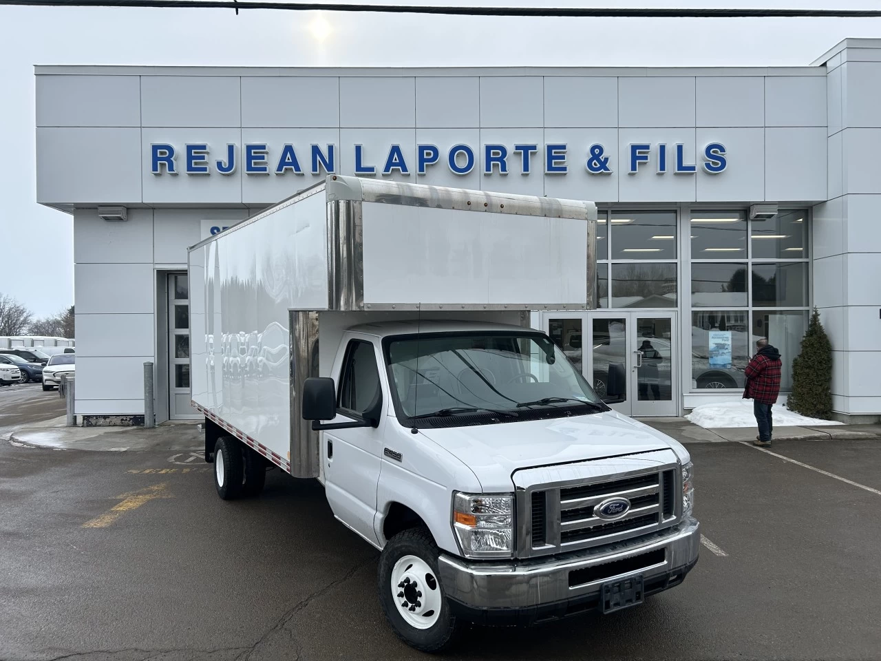 2018 Ford SÉrie E tronquÉ E-450 DRW WB Image principale