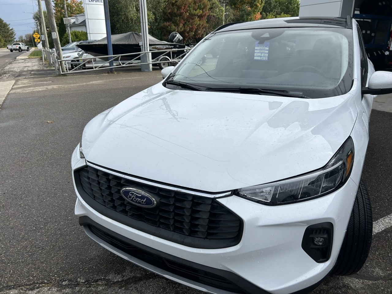 2023 Ford Escape PHEV https://www.st-norbertford.com/resize/b990ff35b810a3abc0cc817b2ca24889-1