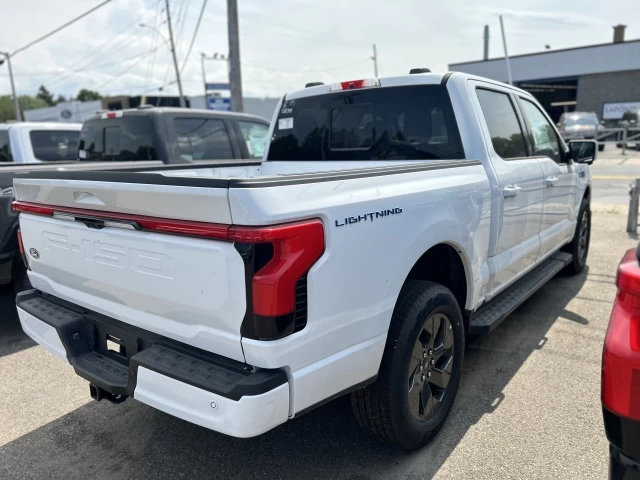 Ford F-150 Lightning LARIAT 2024