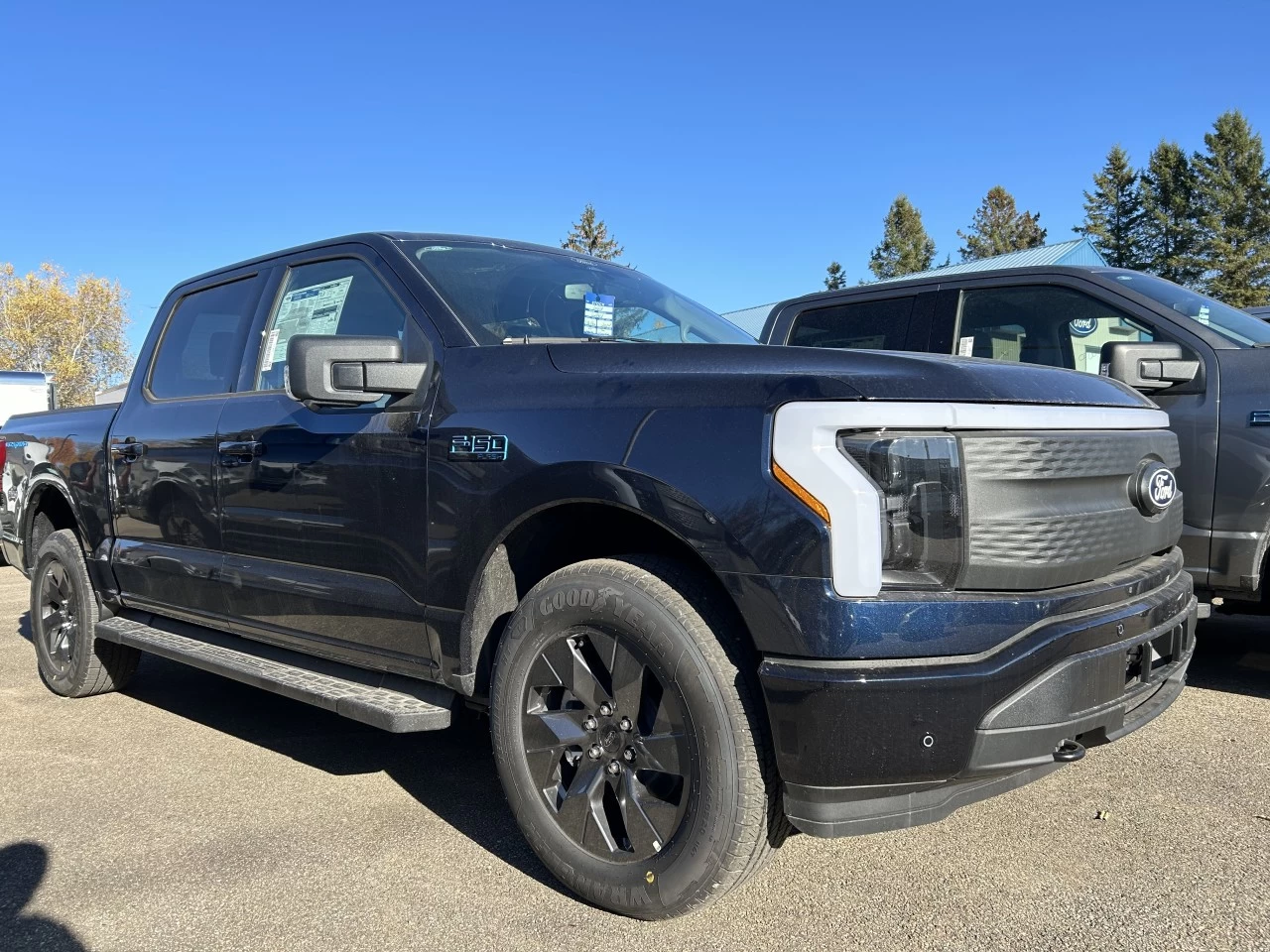 2024 Ford F-150 Lightning FLASH 4X4 https://www.st-norbertford.com/resize/b990ff35b810a3abc0cc817b2ca24889-1