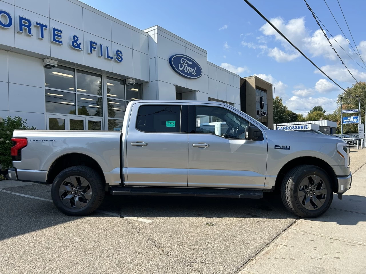 2024 Ford F-150 Lightning FLASH https://www.st-norbertford.com/resize/b990ff35b810a3abc0cc817b2ca24889-1