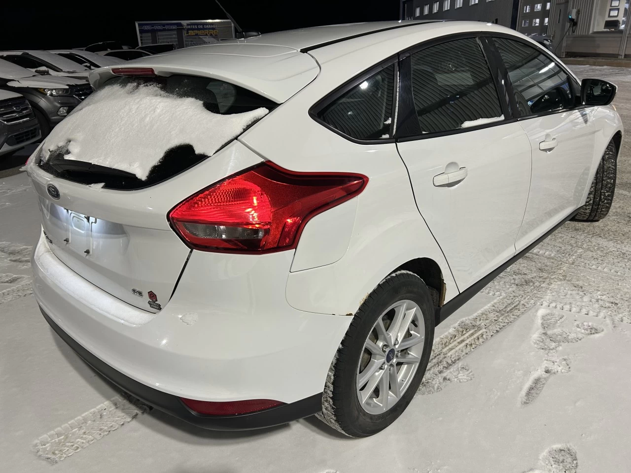 2017 Ford Focus SE Main Image