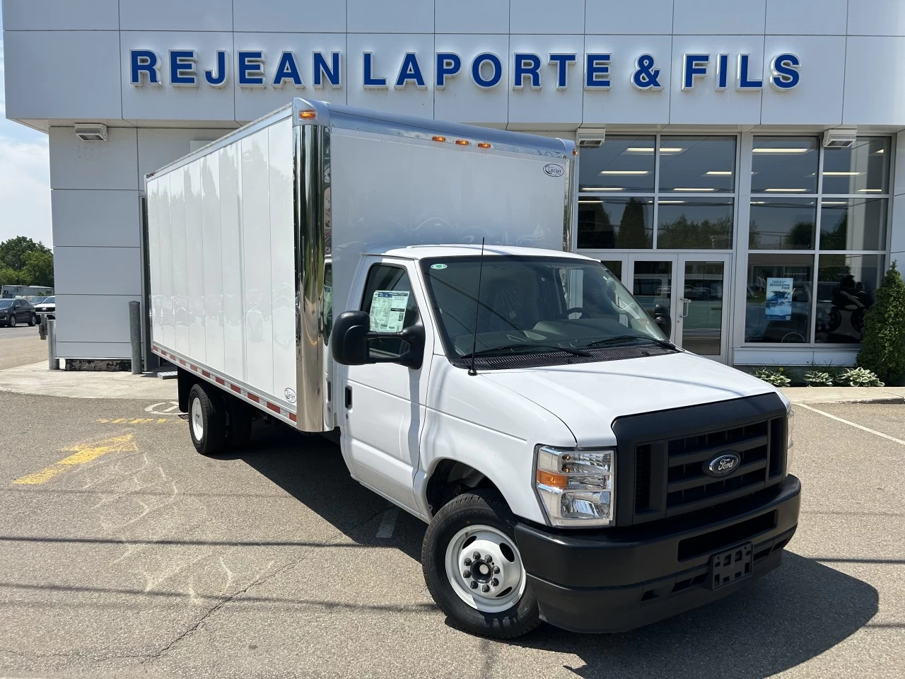 2024 Ford SÉrie E tronquÉ E-350 WB Main Image