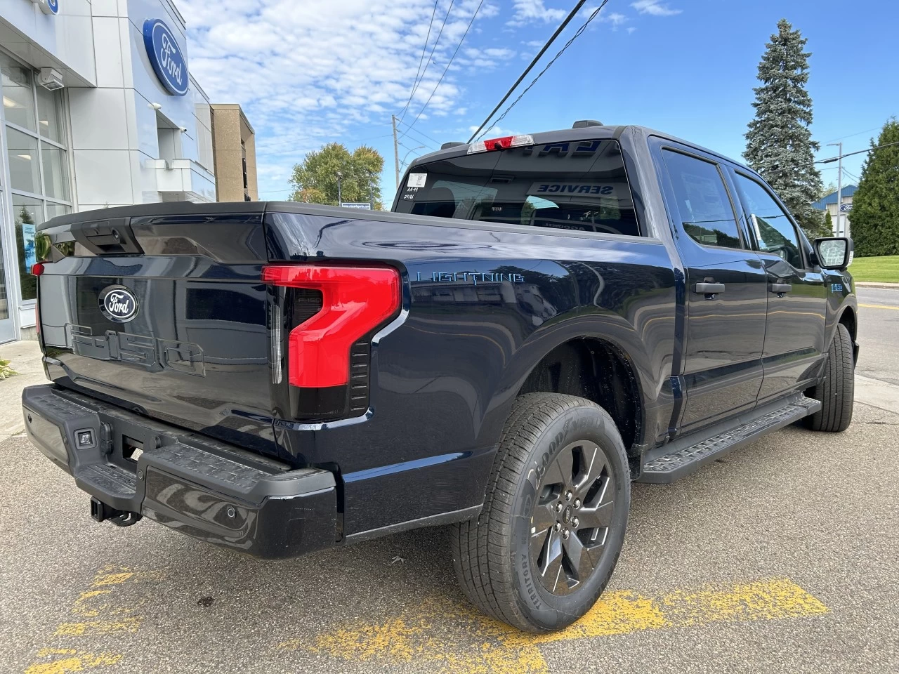 2024 Ford F-150 Lightning XLT https://www.st-norbertford.com/resize/b990ff35b810a3abc0cc817b2ca24889-1