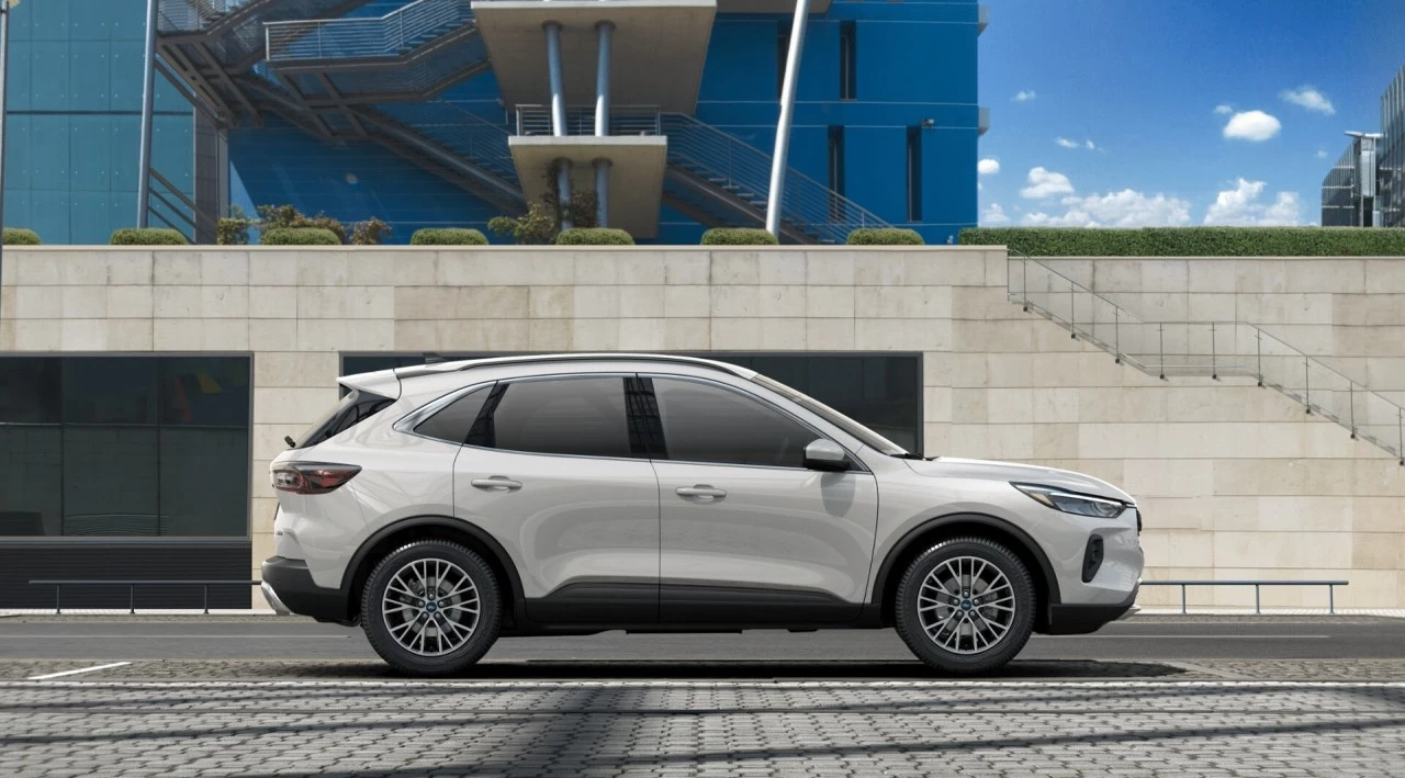 2025 Ford Escape PHEV Main Image