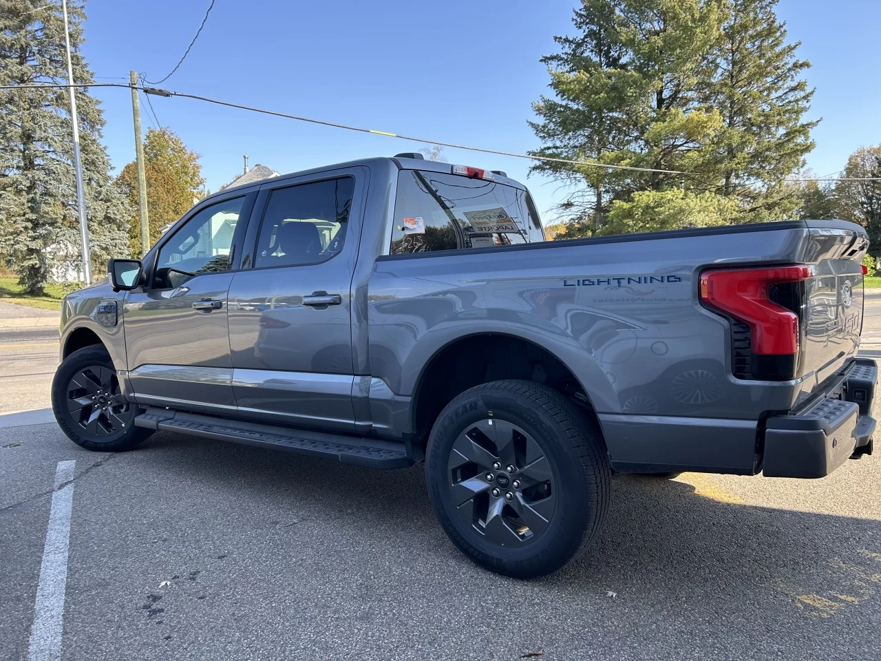 2024 Ford F-150 Lightning FLASH 4X4 https://www.st-norbertford.com/resize/b990ff35b810a3abc0cc817b2ca24889-1