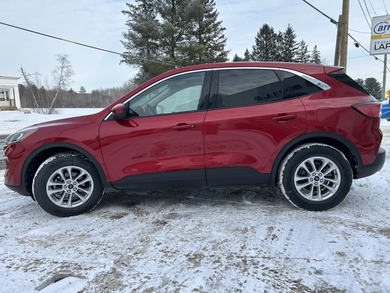 2020 Ford Escape SE Main Image