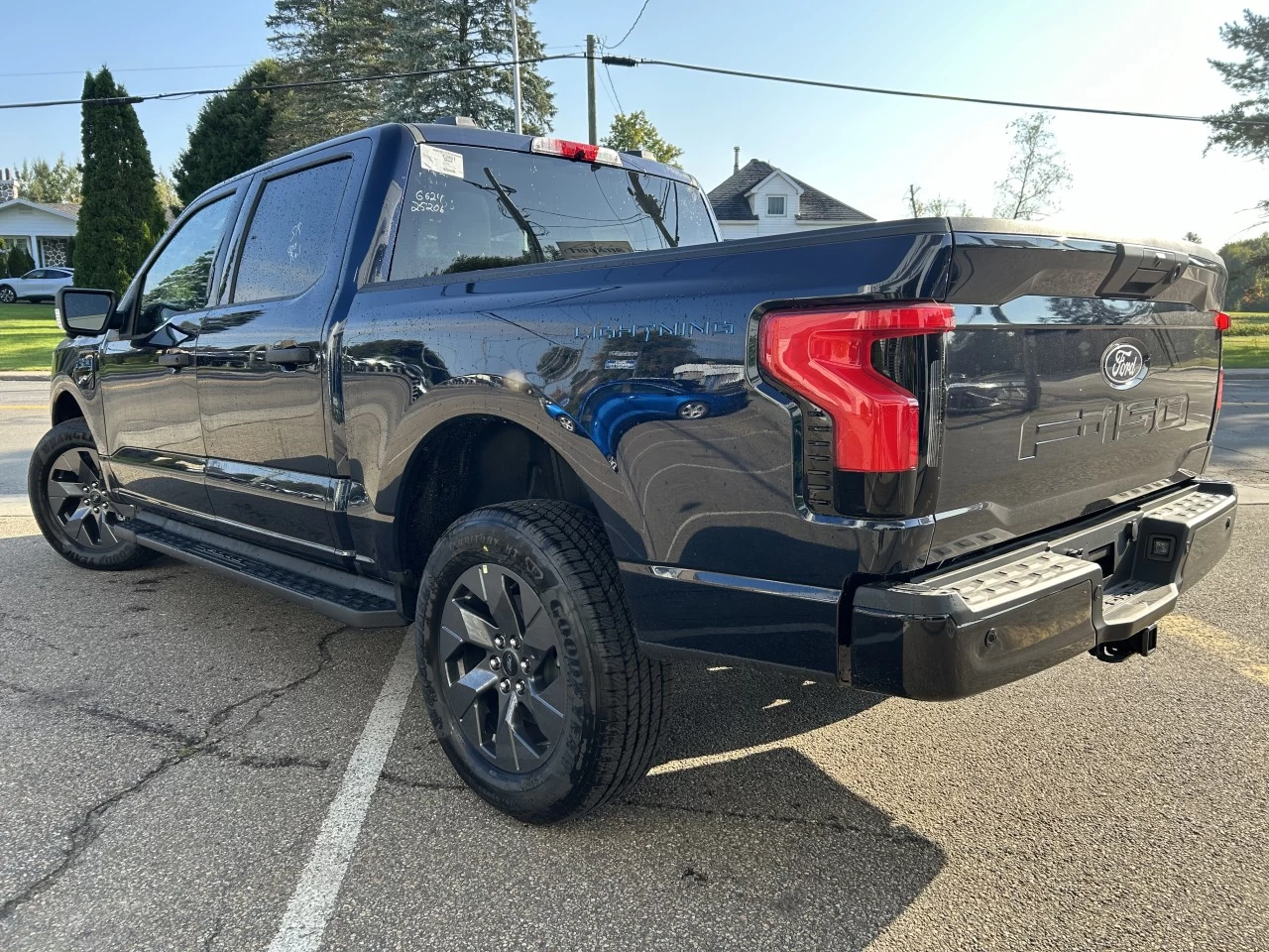 2024 Ford F-150 Lightning XLT 4x4 https://www.st-norbertford.com/resize/b990ff35b810a3abc0cc817b2ca24889-1