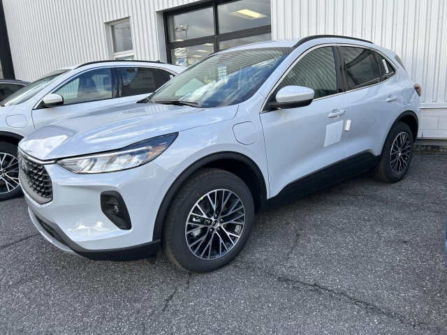 Ford Escape PHEV 2025