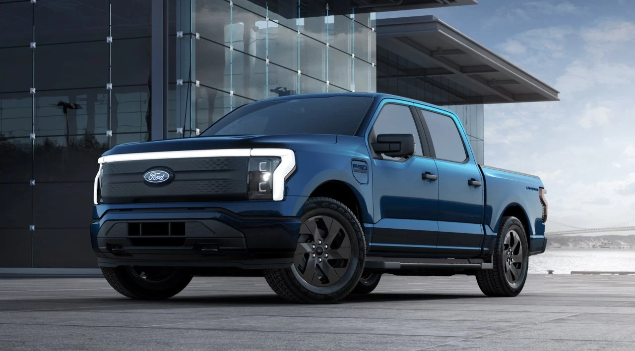 2024 Ford F-150 Lightning XLT https://www.st-norbertford.com/resize/b990ff35b810a3abc0cc817b2ca24889-1