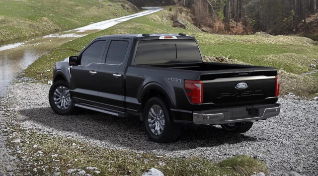 Ford F-150 LARIAT 2024