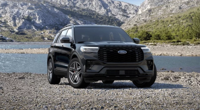 Ford Explorer ST-Line 2025