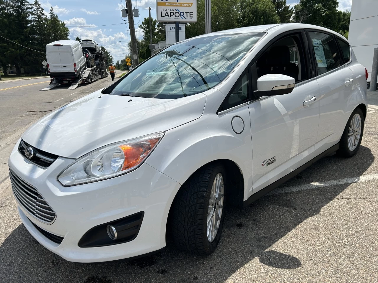 2014 Ford C-Max Énergie SEL https://www.st-norbertford.com/resize/b990ff35b810a3abc0cc817b2ca24889-1