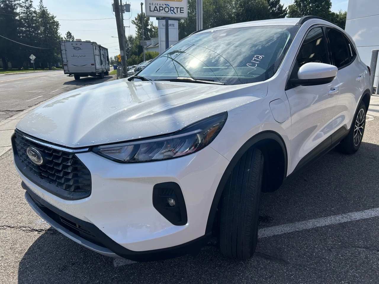 2024 Ford Escape PHEV https://www.st-norbertford.com/resize/b990ff35b810a3abc0cc817b2ca24889-1