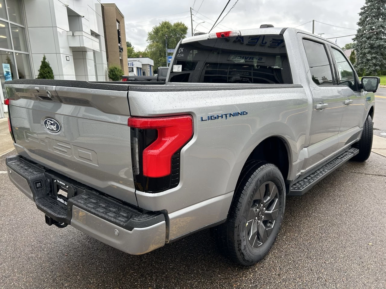 2024 Ford F-150 Lightning Flash https://www.st-norbertford.com/resize/b990ff35b810a3abc0cc817b2ca24889-1