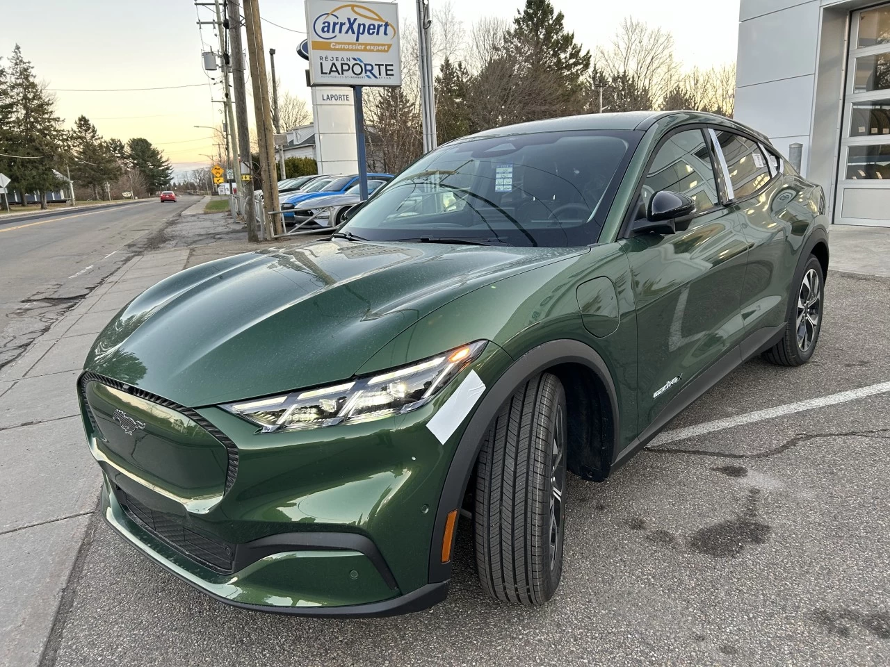 2024 Ford Mustang Mach-E Select AWD https://www.st-norbertford.com/resize/b990ff35b810a3abc0cc817b2ca24889-1