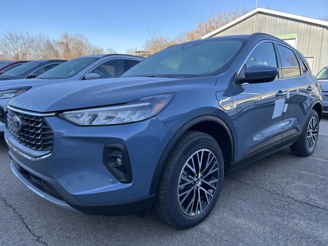 Ford Escape PHEV 2025