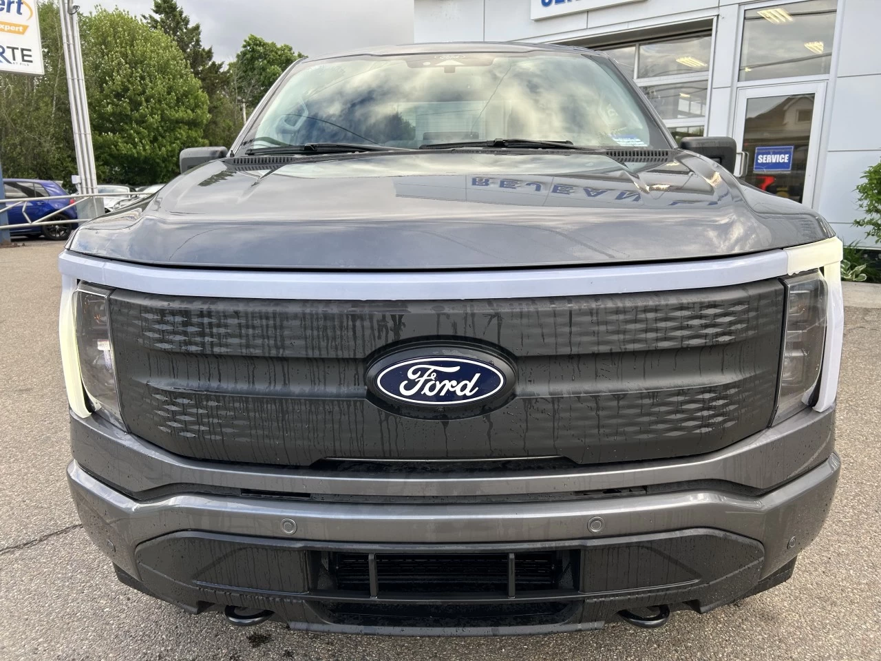 2024 Ford F-150 Lightning Flash https://www.st-norbertford.com/resize/b990ff35b810a3abc0cc817b2ca24889-1