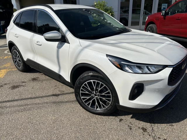 Ford Escape PHEV 2024