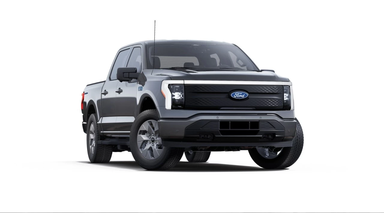 2025 Ford F-150 Lightning FLASH https://www.st-norbertford.com/resize/b990ff35b810a3abc0cc817b2ca24889-1