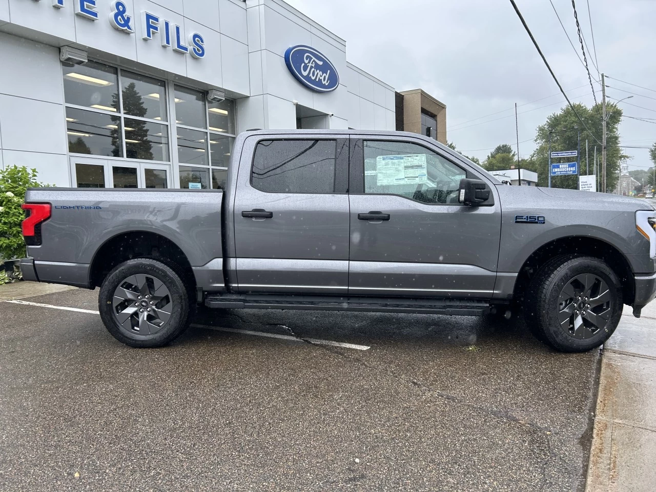 2024 Ford F-150 Lightning XLT 311A https://www.st-norbertford.com/resize/b990ff35b810a3abc0cc817b2ca24889-1