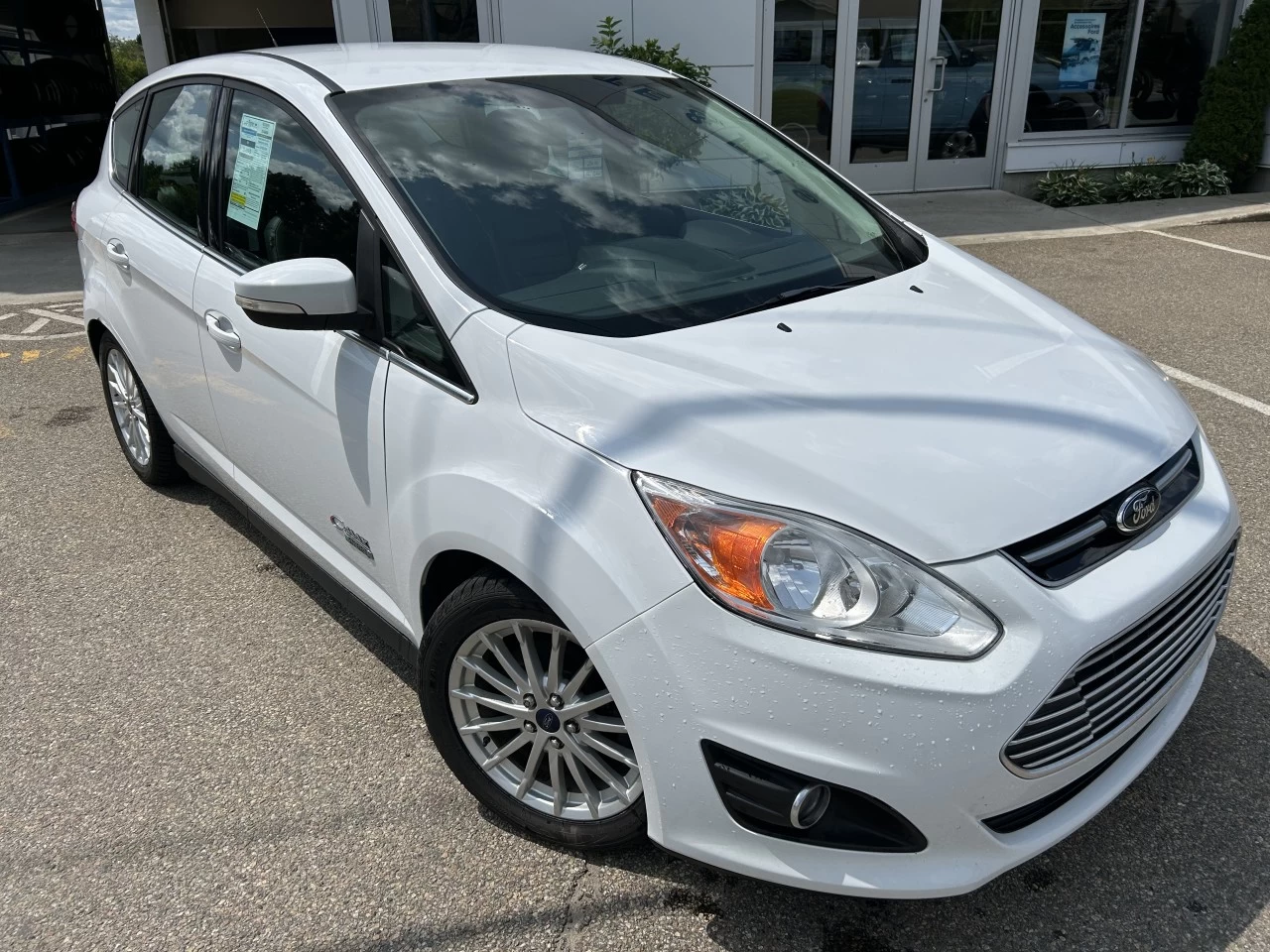 2014 Ford C-Max Énergie SEL https://www.st-norbertford.com/resize/b990ff35b810a3abc0cc817b2ca24889-1