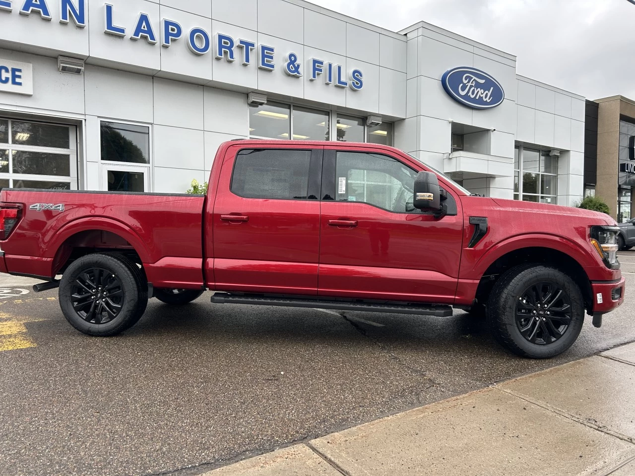 2024 Ford F-150 XLT Main Image