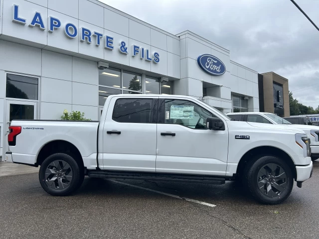 Ford F-150 Lightning XLT 2024