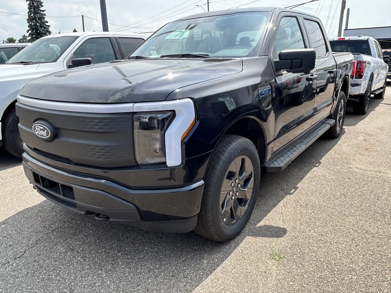 2024 Ford F-150 Lightning XLT https://www.st-norbertford.com/resize/b990ff35b810a3abc0cc817b2ca24889-1