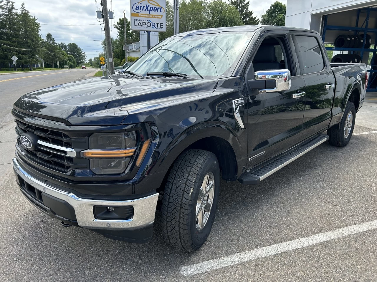 2024 Ford F-150 XLT Main Image