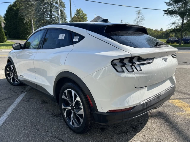 Ford Mustang Mach-E Select AWD 2024