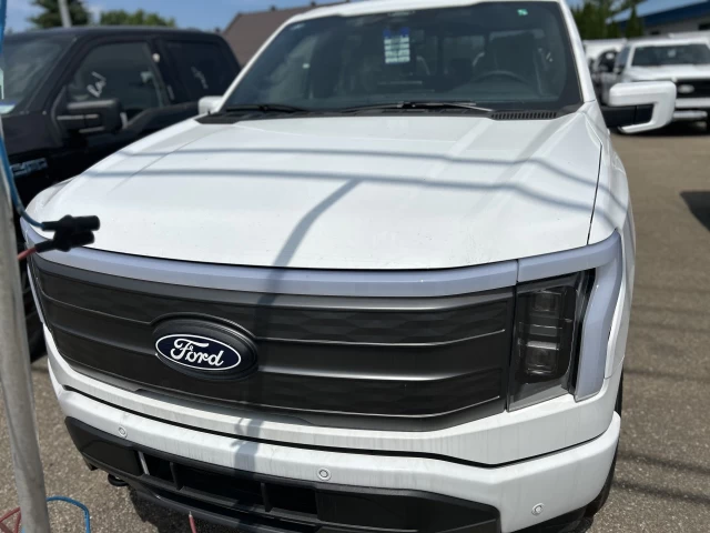 Ford F-150 Lightning LARIAT 2024