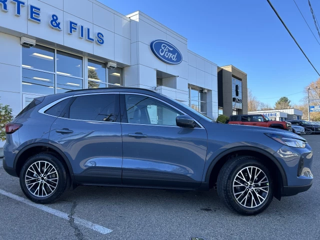 Ford Escape PHEV 2025