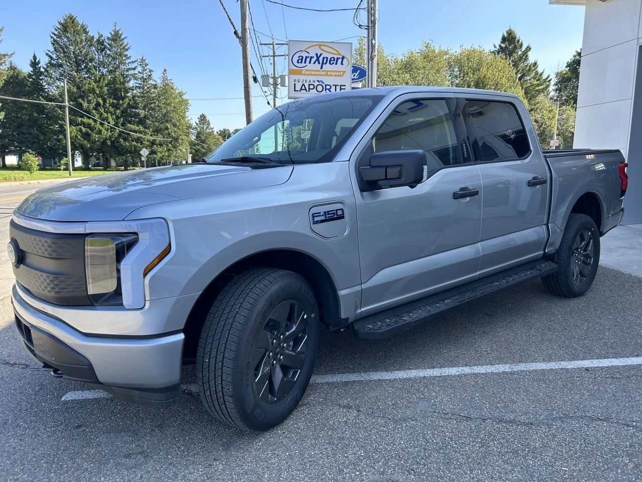 2024 Ford F-150 Lightning XLT 4x4 Main Image