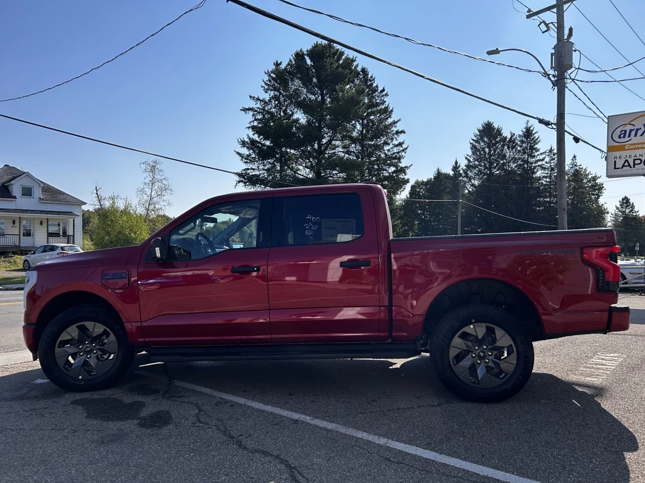 2024 Ford F-150 Lightning  https://www.st-norbertford.com/resize/b990ff35b810a3abc0cc817b2ca24889-1