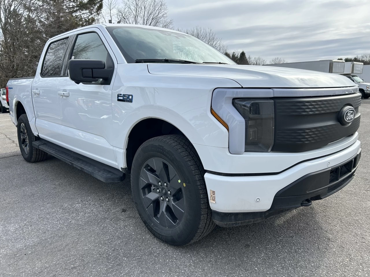 2025 Ford F-150 Lightning FLASH https://www.st-norbertford.com/resize/b990ff35b810a3abc0cc817b2ca24889-1