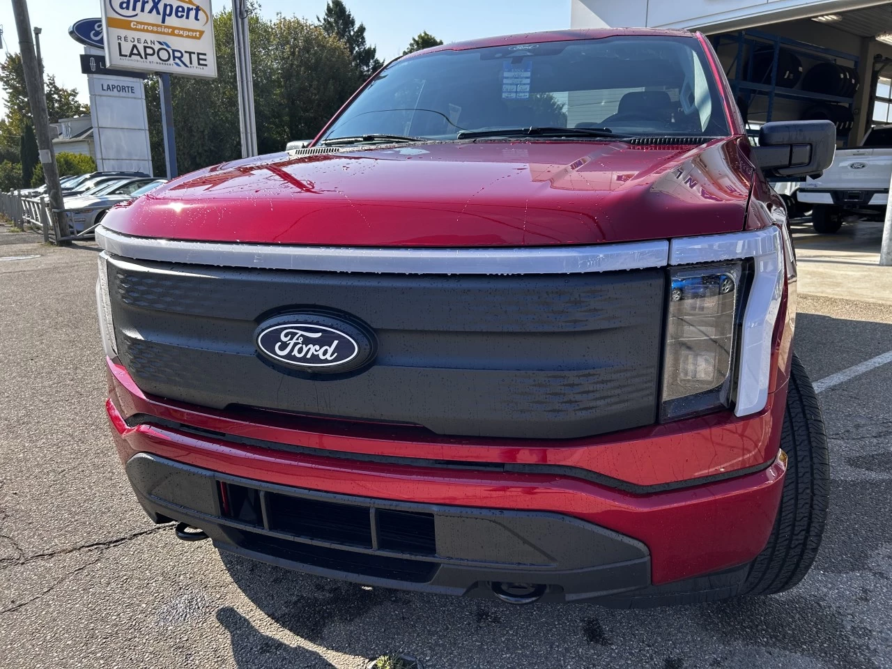 2024 Ford F-150 Lightning  https://www.st-norbertford.com/resize/b990ff35b810a3abc0cc817b2ca24889-1