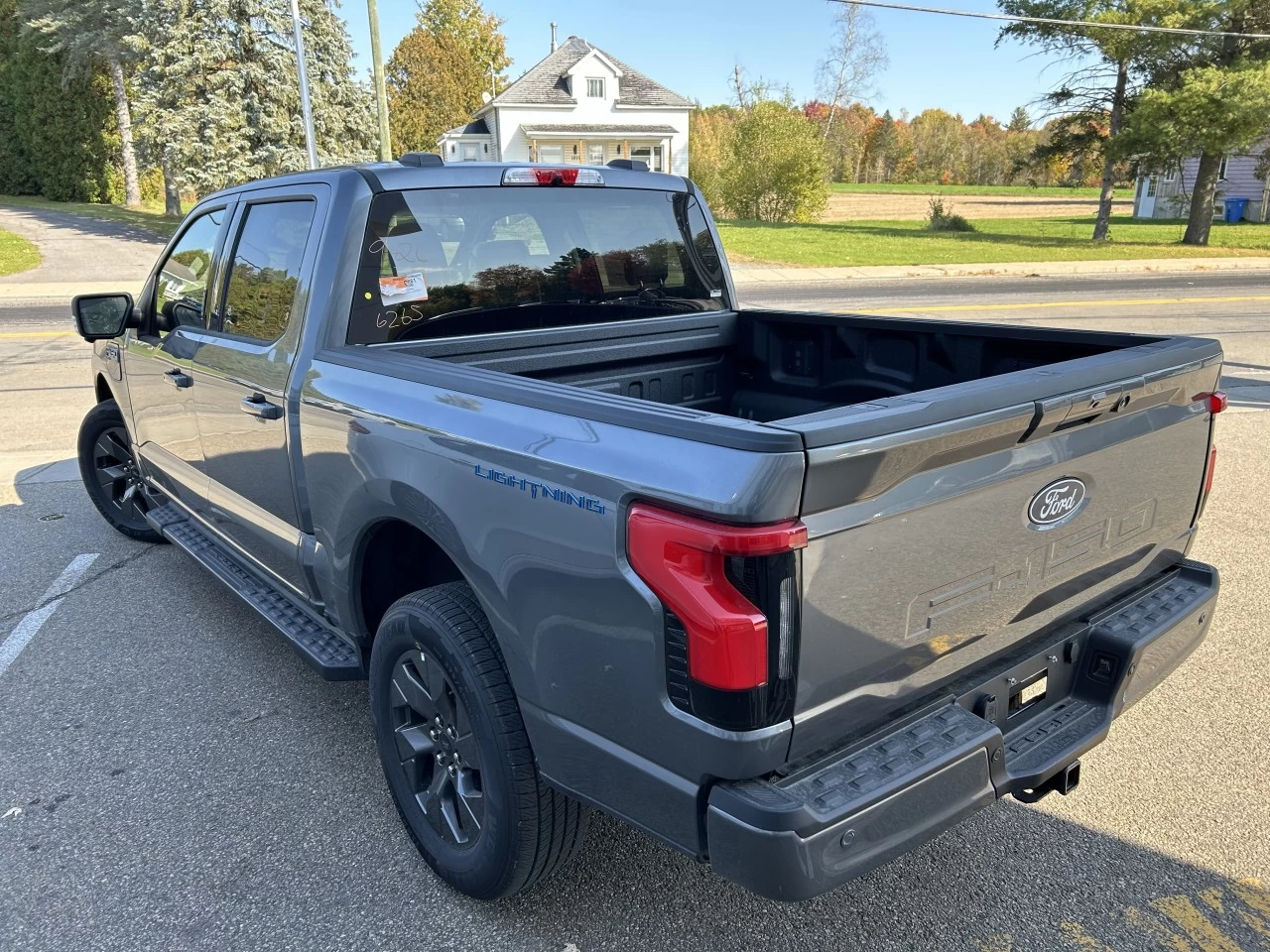 2024 Ford F-150 Lightning FLASH 4X4 https://www.st-norbertford.com/resize/b990ff35b810a3abc0cc817b2ca24889-1